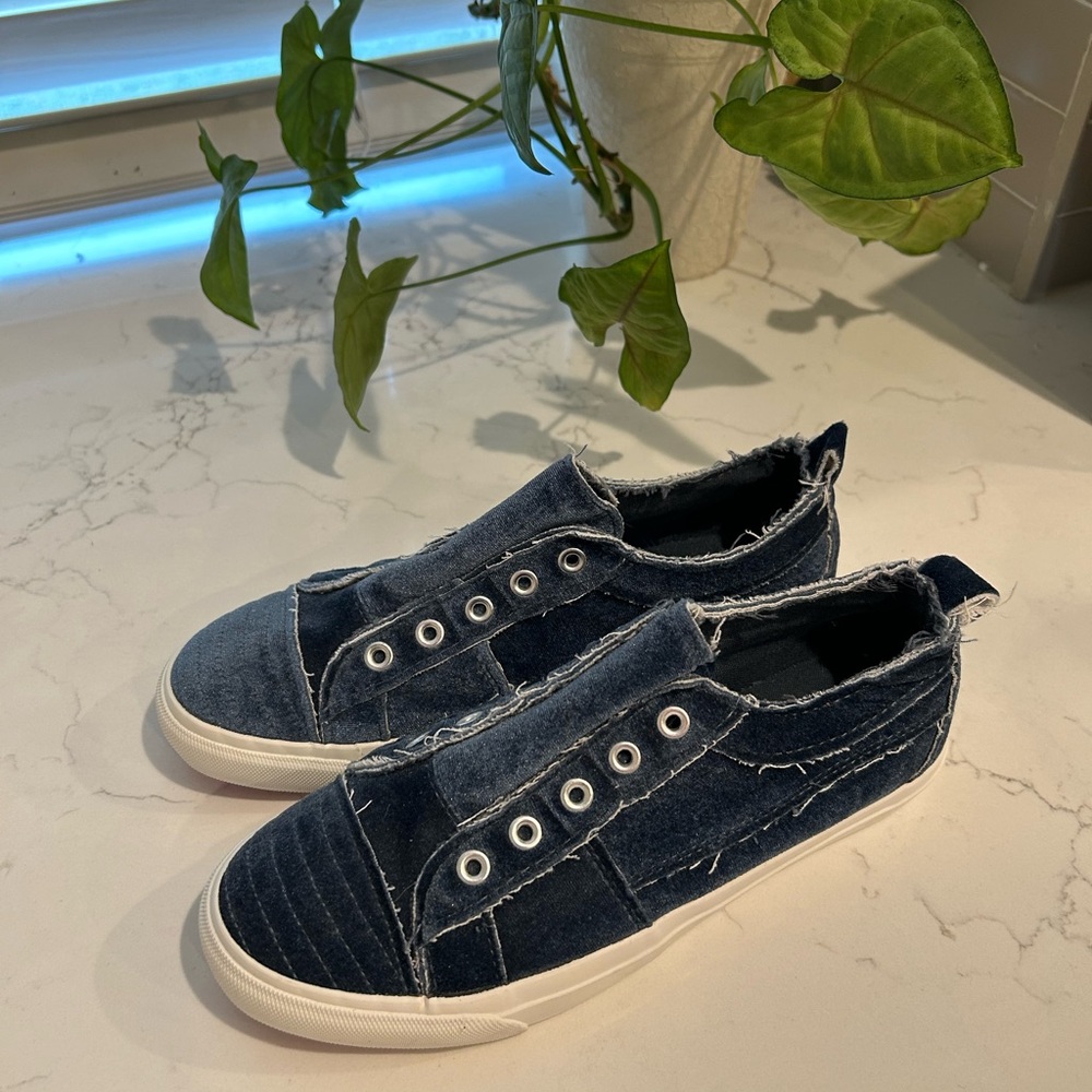 Frayed Slip-On Denim Sneakers - Dark Blue